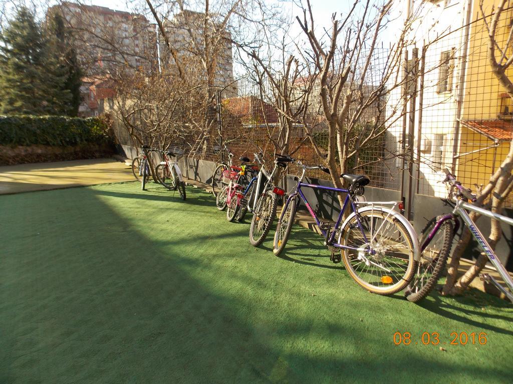 Guest House Miss Depolo Beograd Bagian luar foto